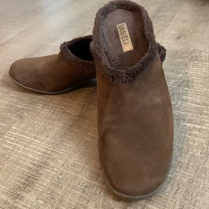 Brown suede 11N mules with plush lining